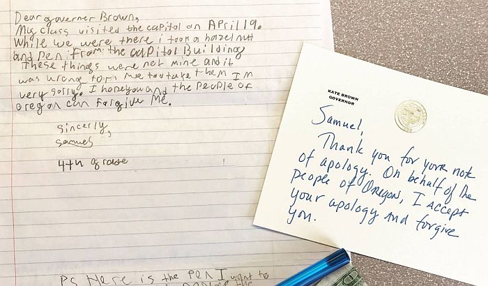 Dečak uzeo olovku i lešnik iz skupštine pa poslao pismo izvinjenja