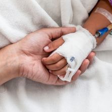 Dečal (11) preminuo nakon privanja u bazenu: Tragedija u Šturovu, ova smrtonosna infekcija nosi živote