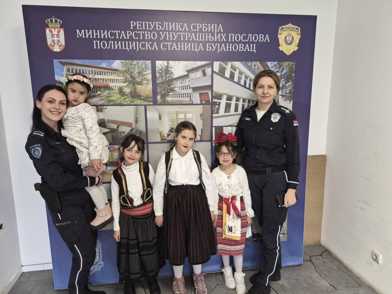 Dečija pesma i osmesi ispunili Policijsku stanicu u Bujanovcu povodom Vrbice