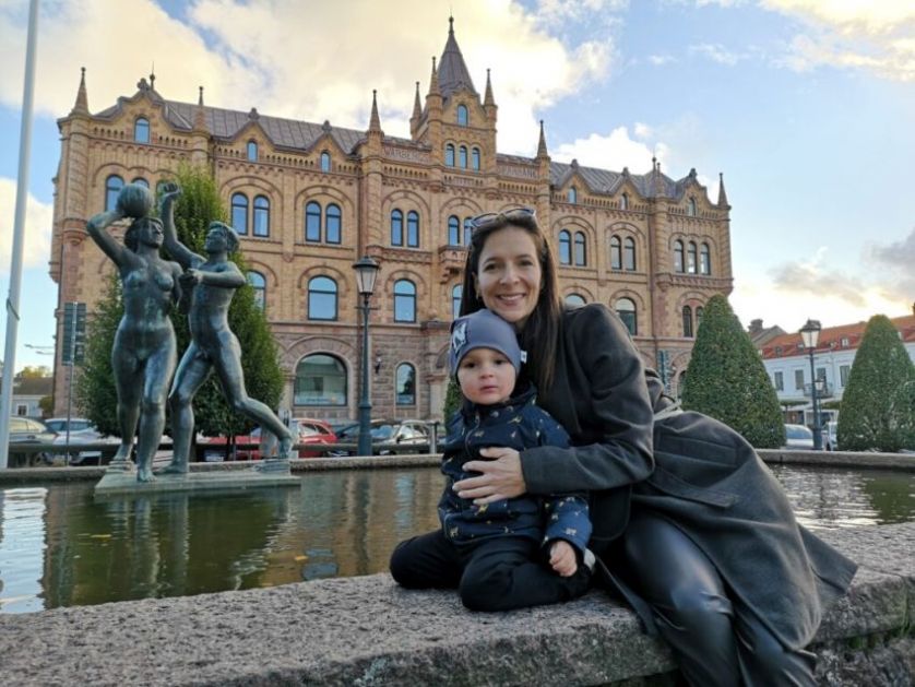 Dečji dodatak do 16. godine, zagarantovan vrtić: Anđelka odgaja sina u Švedskoj i šokirana je svim mogućim benefitima