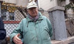 Deda Pera (80) ostao na ulici
