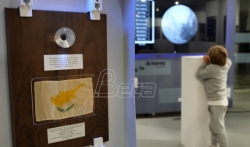 Delić kamena s Meseca, poklon misije Apolo, vraćen Kipru posle 50 godina