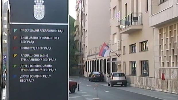 Delimično potvrđena optužnica protiv policajaca zbog paljenja ambasade