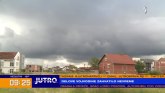 Delove Vojvodine zahvatilo nevreme: Olujni vetar oborio krst sa Pravoslavne crkve VIDEO