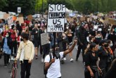 Demonstracije u Londonu zbog smrti Afroamerikanaca: Hiljade okupljenih - Britanija nije nedužna VIDEO/FOTO