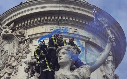 
					Demonstracije vatrogasaca Francuske zbog manjka sredstava 
					
									