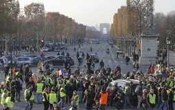 
					Demonstranti blokirali Diznilend u Parizu 
					
									