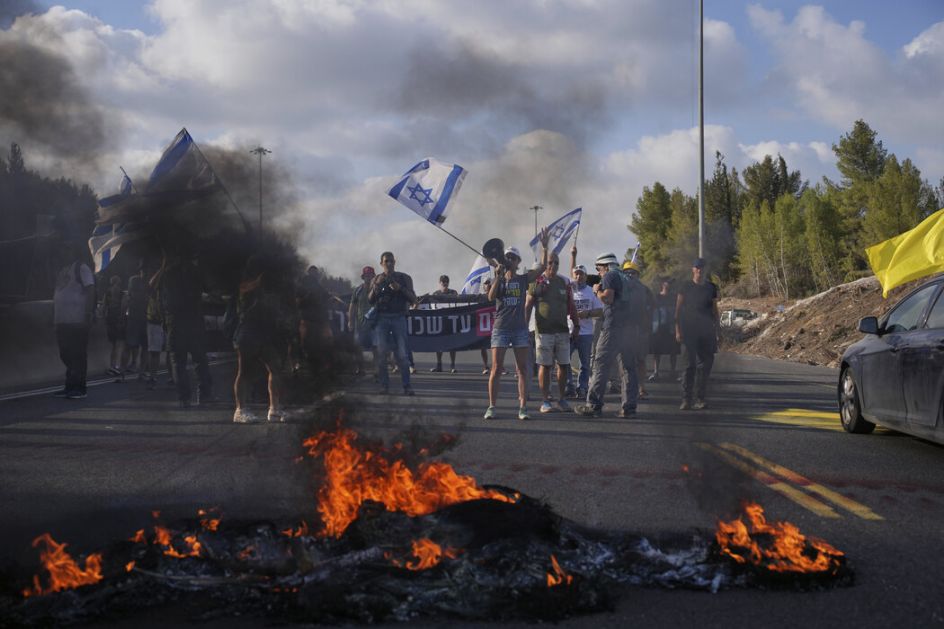Demonstranti blokirali saobraćaj u Jerusalimu, traže oslobađanje talaca i kraj rata; Uhapšeno 25 osoba