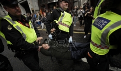 Demonstranti blokirali ulaz u zgradu Londonske berze (VIDEO)