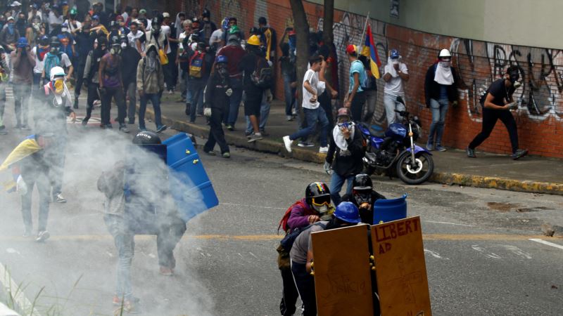 Demonstranti blokirali ulice u glavnom gradu Venecuele