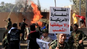 Demonstranti napali američku ambasadu u Iraku – u znak protesta zbog vazdušnih napada