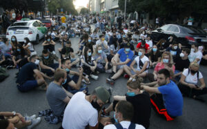 Demonstranti sedeli i na niškim ulicama