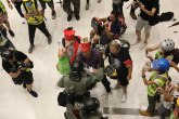 Demonstranti u Hong Kongu pretukli policajca FOTO/VIDEO