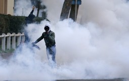 
					Demonstranti u Parizu osuđuju brutalnost policije 
					
									