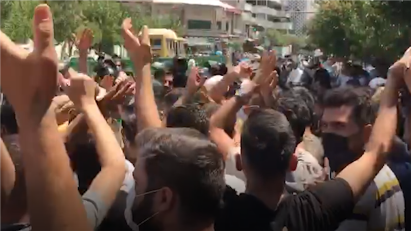 Demonstranti u Teheranu skandiraju smrt diktatoru dok se protesti šire