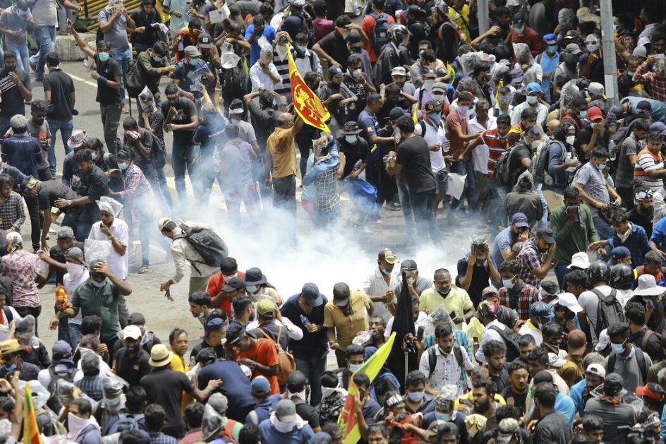 Demonstranti ušli u rezidenciju predsednika Šri Lanke, premijer pristao da podnese ostavku