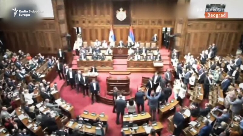 Deo opozicije u Srbiji ometao rad Skupštine