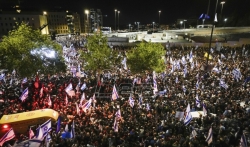 Desetine hiljada desničara Izraela demonstrirale u znak podrške spornoj reformi pravosuđa