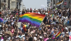 Desetine hiljada ljudi na Paradi ponosa u Tel Avivu (VIDEO)