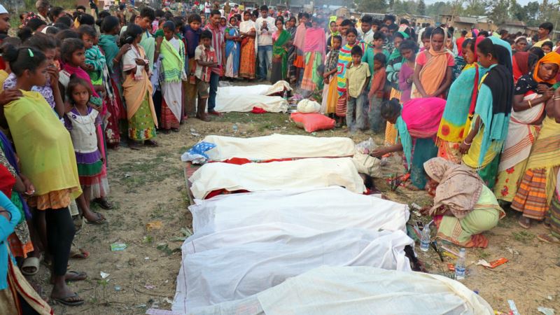 Desetine mrtvih zbog trovanja alkoholom u Indiji