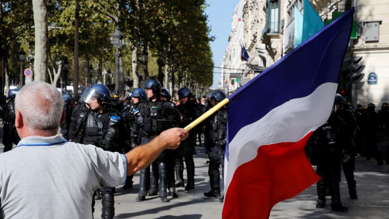 Desetine uhapšenih na protestu žutih prsluka u Parizu 