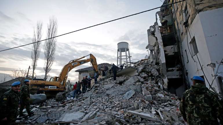 Devetoro mrtvih u zemljotresu u Albaniji