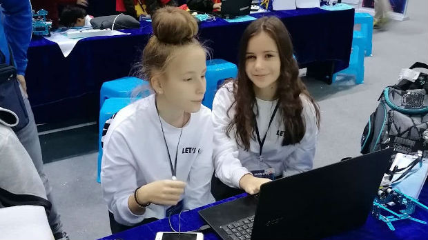 Devojčice iz Vranja osvojile drugo mesto na Svetskom robotičkom takmičenju