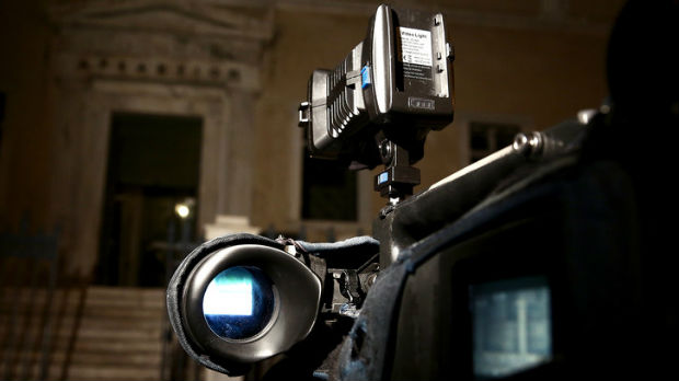 Dezir zabrinut zbog targetiranja novinara N1 televizije