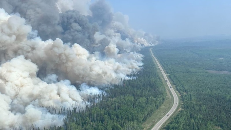 Dim od šumskih požara guši Kanađane, ali i blokira sunce i spušta temperaturu