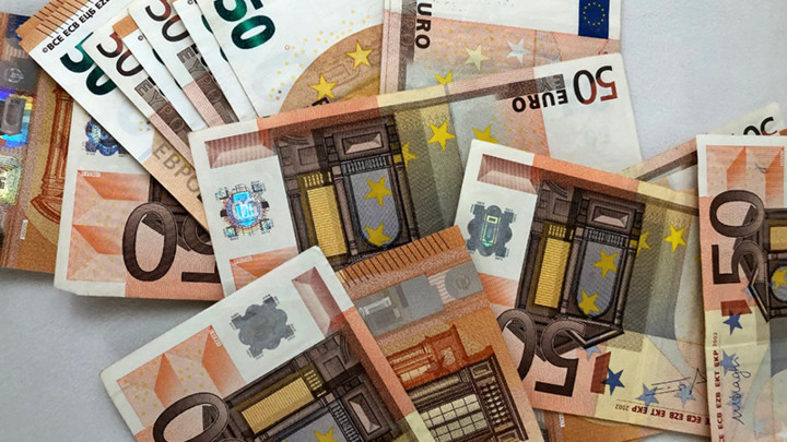 Dinar danas jači: Kurs 117,8530 za evro