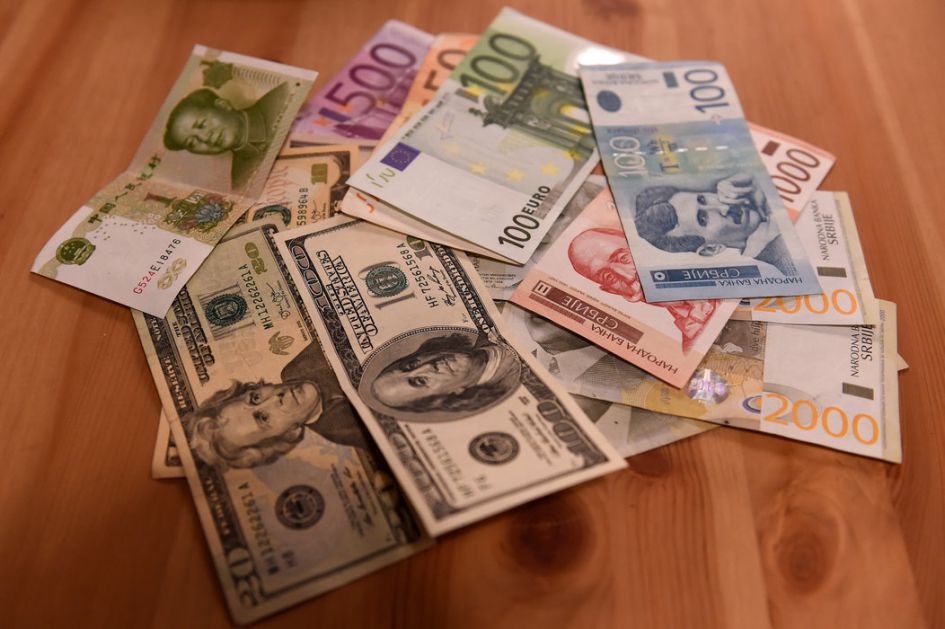 Dinar slabiji 0,1 odsto, kurs 118,0933 za evro