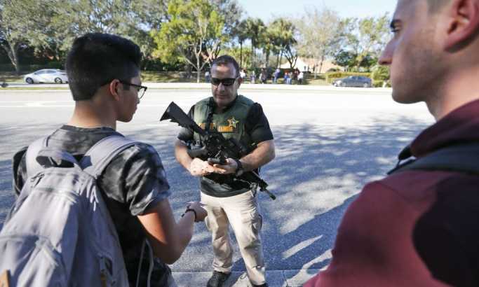 Direktor FBI da podnese ostavku zbog pucnjave na Floridi