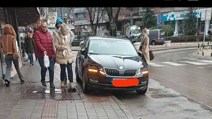 Direktorka i rukovodilac „Parking servisa“ službena vozila koriste u privatne svrhe – iz preduzeća kažu da je odobreno