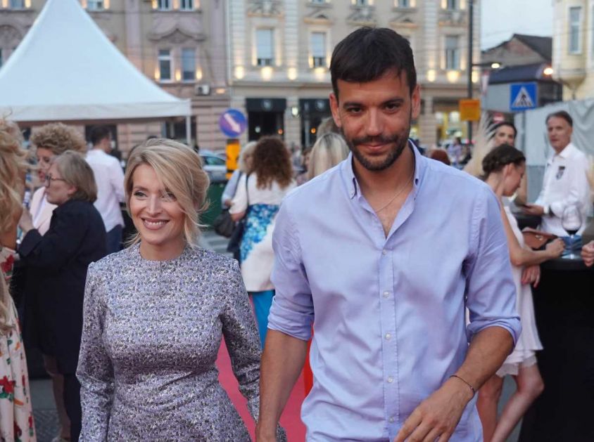 Divne vesti, sada je BROJ 2: Anđelka pоkazala trudnički stomak, čestitke pljušte