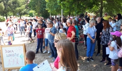 Djaci i roditelji u Nišu ne odustaju od borbe za park, a protiv izgradnje parkinga pored škole