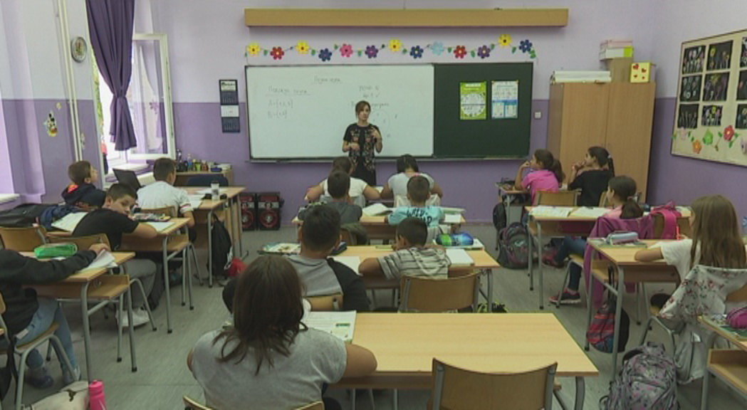 Đaci u Finskoj rado i lako rešavaju domaće zadatke, šta treba menjati u srpskim školama
