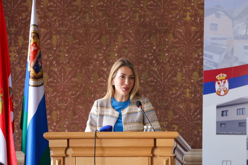 Dubravka Đedović Handanović uručila 91 ugovor o subvencijama za energetsku efikasnost u Inđiji
