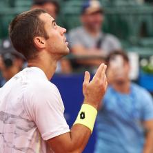 Đere poražen od Ožea-Alijasima u prvom kolu ATP turnira u Haleu
