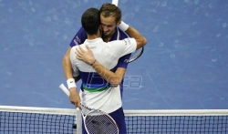 Djoković: Medvedev je zaslužio trofej; Medvedev: Djoković je najbolji teniser u istoriji