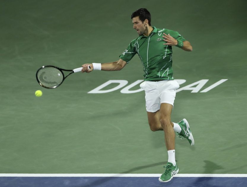 Novak lako protiv Hačanova za polufinale Dubaija