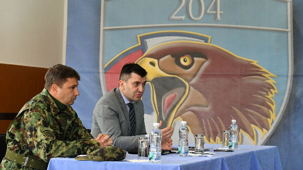 Đorđević razgovarao sa pripadnicima vojske na aerodromu Batajnica