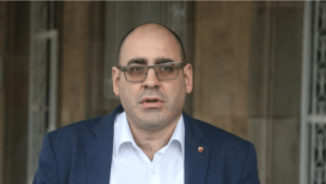 Đukanović (SNS): Valjalo bi razmišljati da se zauzmu i parkovi Manjež i Tašmajdan