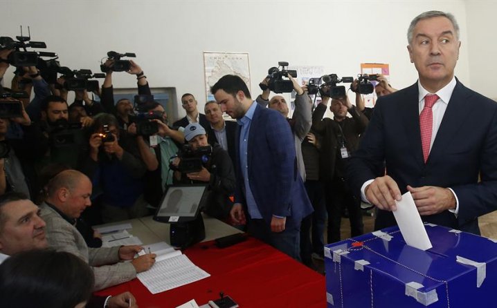 Đukanović odustao od premijerskog mjesta da bi postao predsjednik Crne Gore?