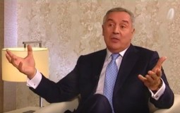 
					Đukanovićev kabinet: Ne bismo komentarisali patrijarhova očekivanja u vezi s Kosovom 
					
									