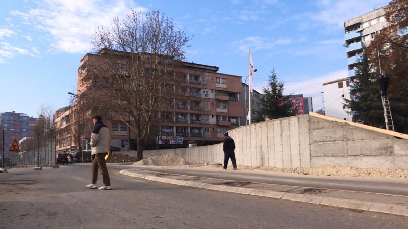 Sutra uklanjanje potpornog zida u Mitrovici