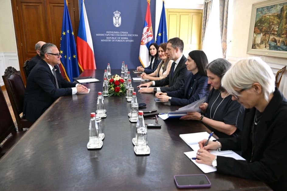 Đurić razgovarao sa ambasadorima Češke i Austrije