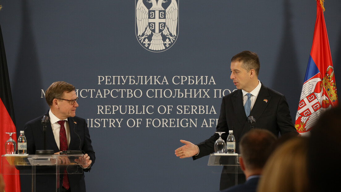 Đurić sa Vadefulom: Da se na delu pokaže podrška Ukrajini