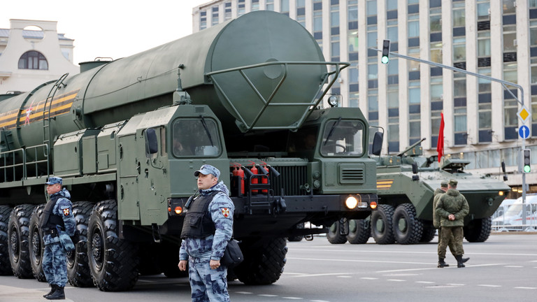 Dmitrij Trenin: Vreme je da Rusija da nuklearni podsetnik Zapadu