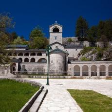 Do sahrane mitropolita Amfilohija zvona sa svih hramova u Crnoj Gori zvoniće u 10, 12 i 16 časova