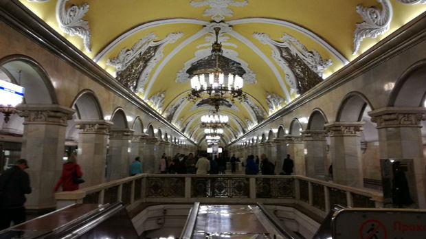 Dobro pažalovat na putovanje metroom u Moskvi